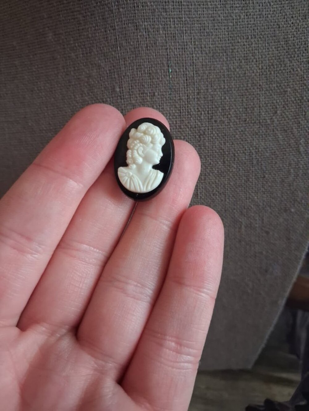 Cameo brooch
